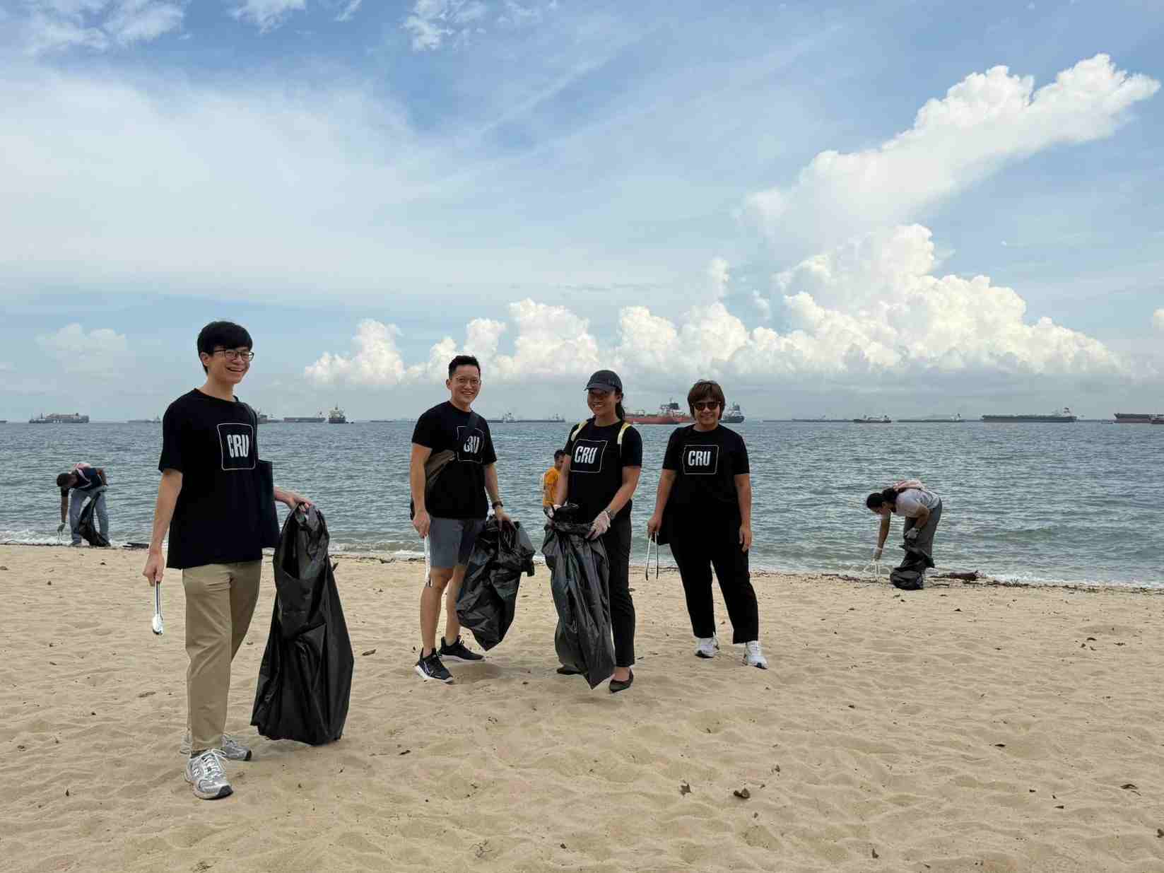 CRU Singapore Office Joins Beach Clean-Up in East Coast Park