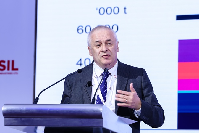 width=673